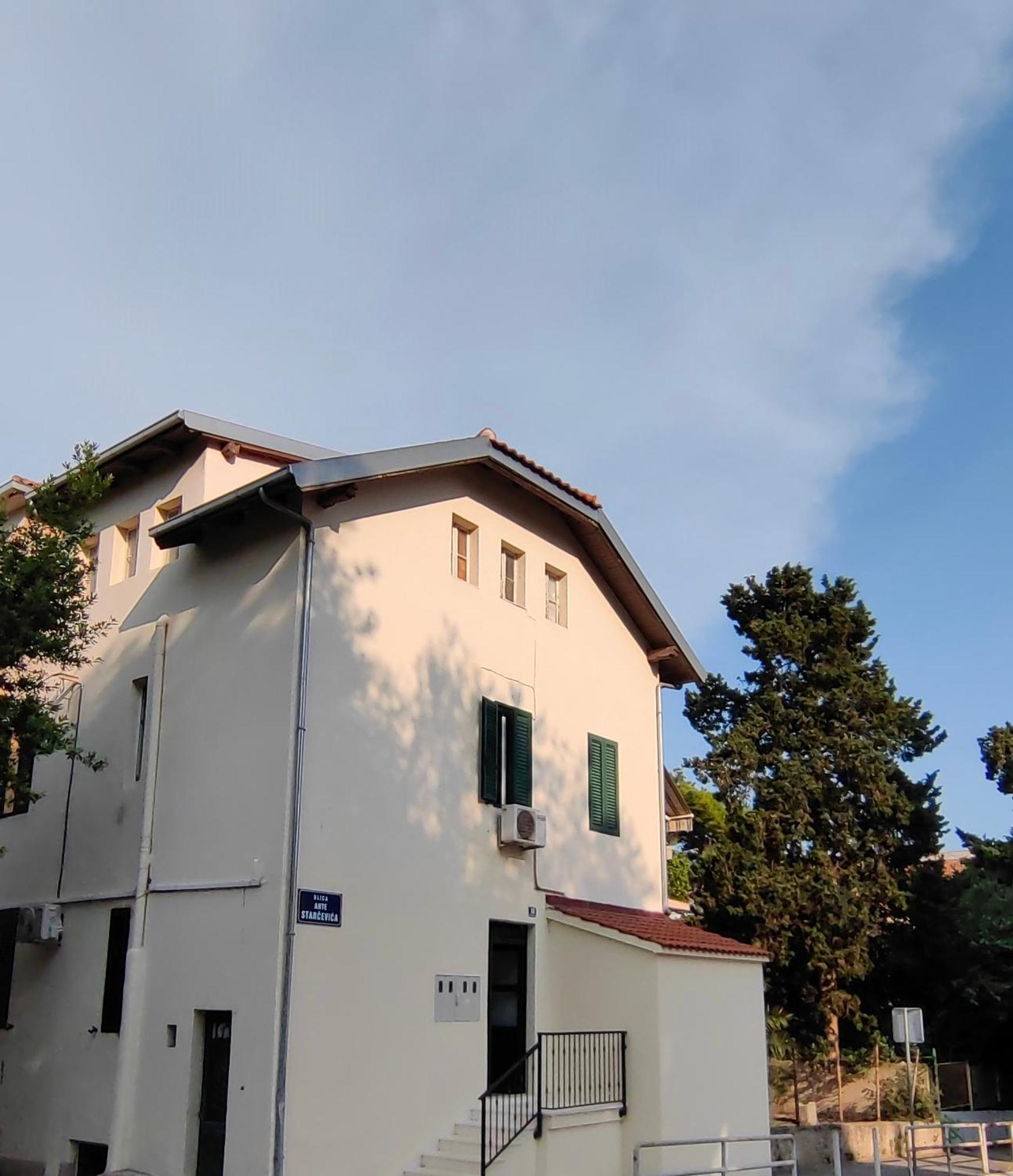 Relax And Enjoy Apartments Split Exterior foto